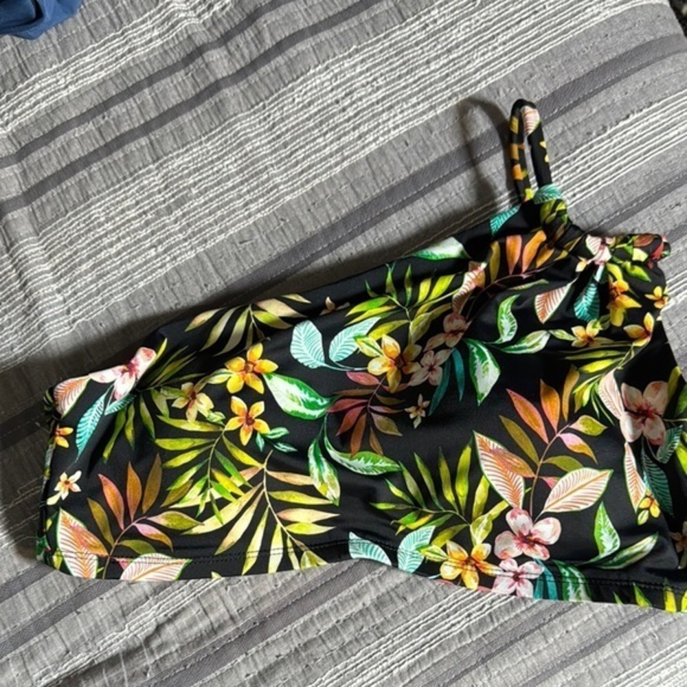 Swimsuit For All Black Tropical Single Shoulder Bikini Top Size 10 EUC #5586